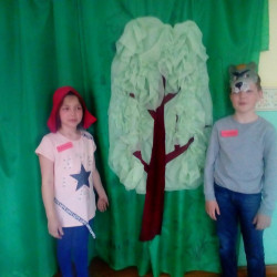 25 апреля  2019 года в  классе села Балтика  Иглинской ДМШ им. М. Хисматуллина было проведено внеклассное мероприятие «Постановка детской оперы «Красная шапочка», посвященное году театра. 