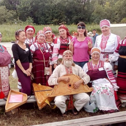 Русский народный фольклорный  ансамбль «Хусточка».