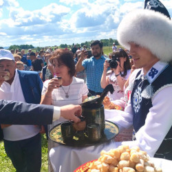 7 июля 2019 года прошёл сабантуй в Улу-Теляке,  организаторами которого выступил Конгресс татар Республики Башкортостан. На празднике собралось  много участников, зрителей, гостей из соседних районов, молодежи и детей.